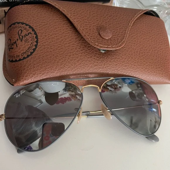 ray-ban aviators. one size. grey and gold. Ray-Ban RB3025 Aviator Havana Collection XL (58 - 14) with  main image 2